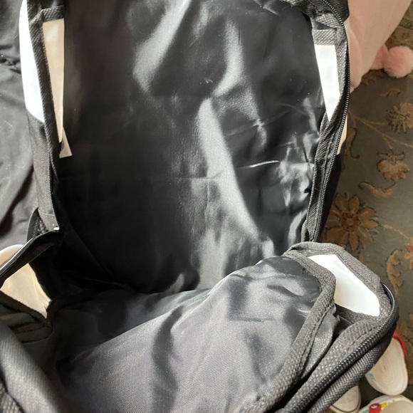 Penguins hockey back pack never used - Picture 2 of 3